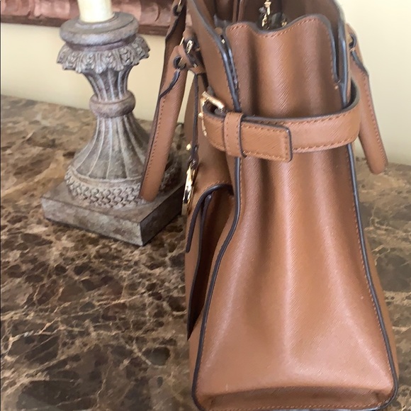 Michael Kors purse - Picture 4 of 7